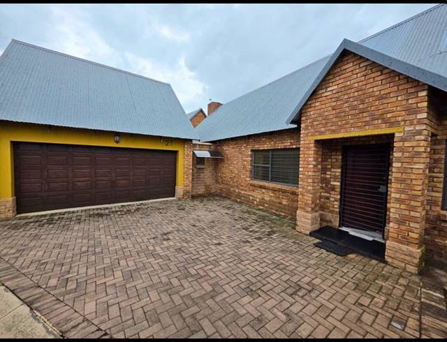 2 BEDROOM HOUSE FOR SALE IN GLEN MARAIS